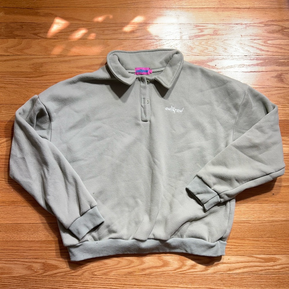 edikted. Mint green sweatshirt. Size Medium.
